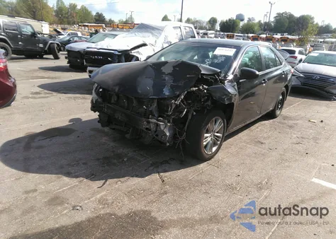 2015 Toyota Camry Se z USA, uszkodzony, nr VIN 4T1BF1FK1FU970894